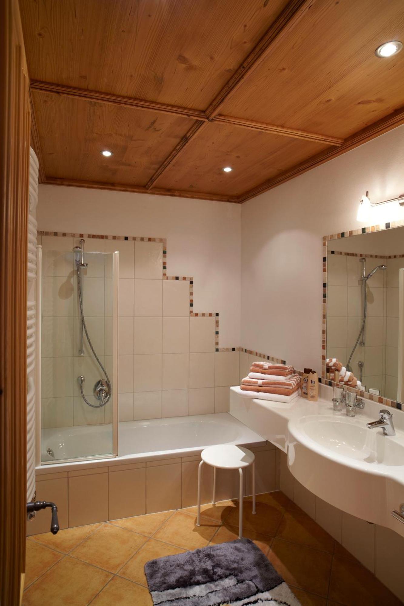 Landhaus Alpensonne Schattwald Bagian luar foto