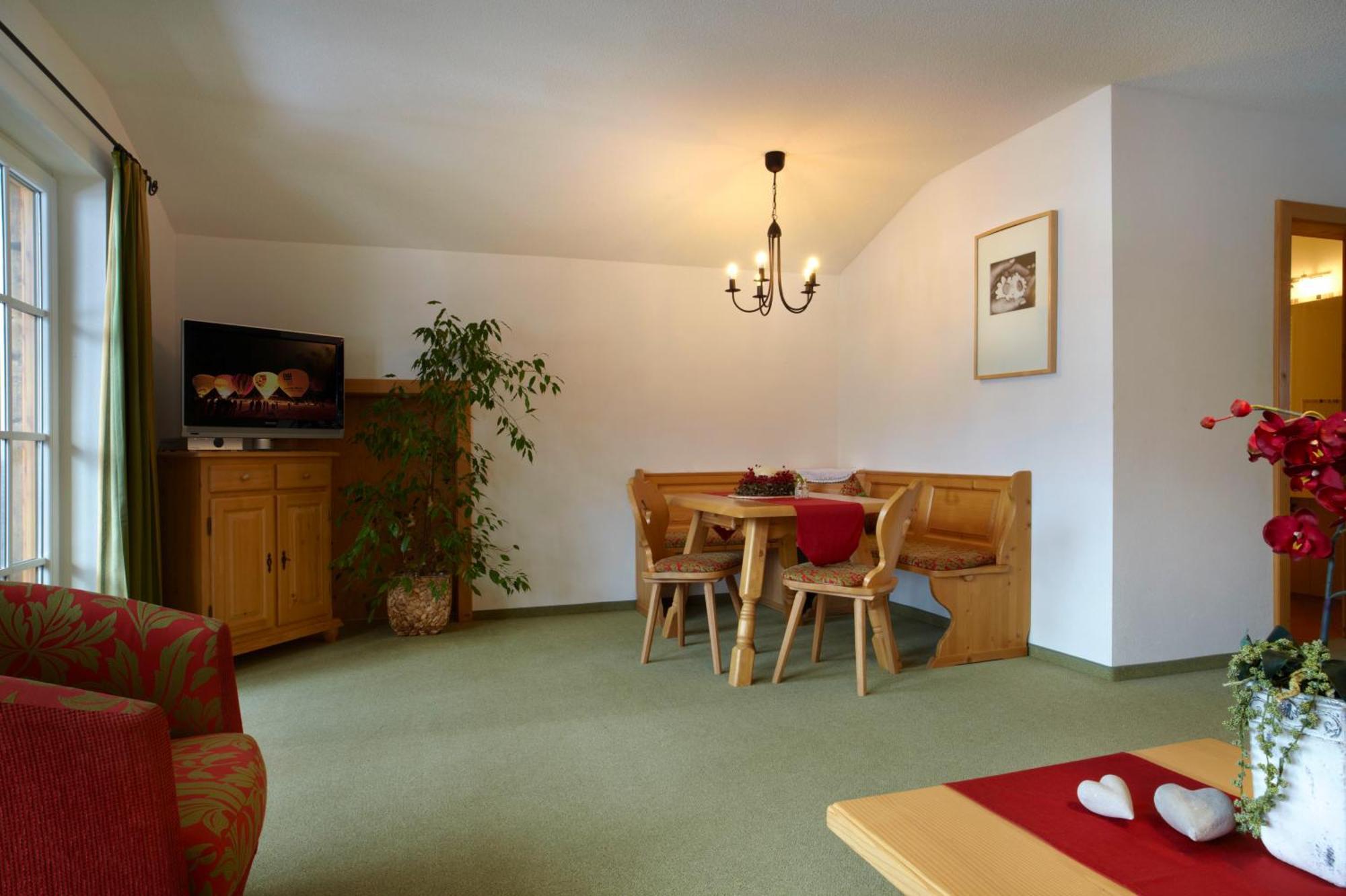 Landhaus Alpensonne Schattwald Bagian luar foto